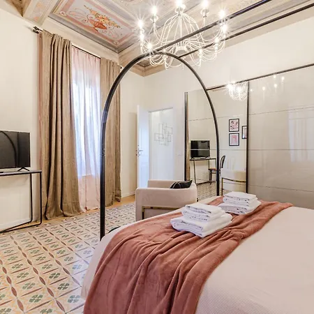 Apartment Rose - In Centro Storico Con Balcone Con Vista Siena