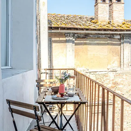 Rose - In Centro Storico Con Balcone Con Vista * سيينا
