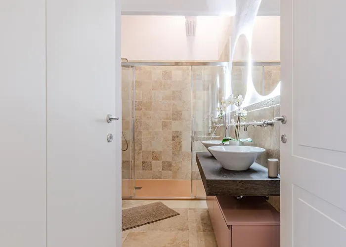 Rose - In Centro Storico Con Balcone Con Vista Апартаменты *