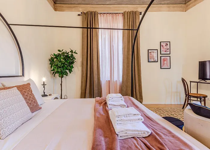 Rose - In Centro Storico Con Balcone Con Vista Апартаменты