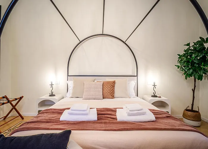 Rose - In Centro Storico Con Balcone Con Vista Siena