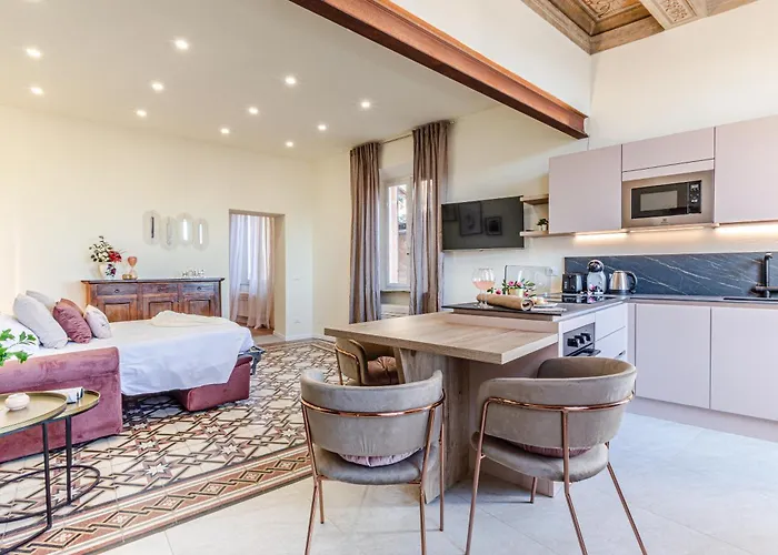 Rose - In Centro Storico Con Balcone Con Vista Апартаменты Сиена