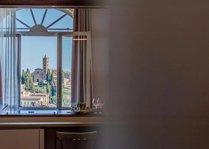 Rose - In Centro Storico Con Balcone Con Vista