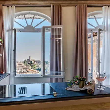 Rose - In Centro Storico Con Balcone Con Vista Апартаменти *