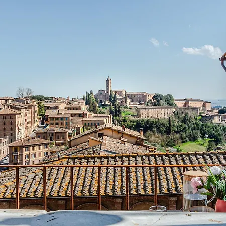 Rose - In Centro Storico Con Balcone Con Vista Апартаменти
