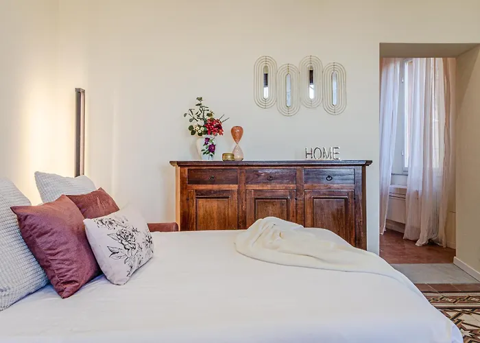 Apartment Rose - In Centro Storico Con Balcone Con Vista Siena