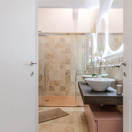 Rose - In Centro Storico Con Balcone Con Vista Διαμέρισμα *