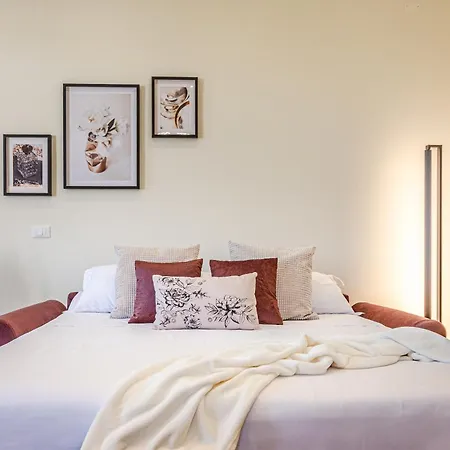 Rose - In Centro Storico Con Balcone Con Vista Διαμέρισμα *