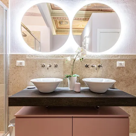 Rose - In Centro Storico Con Balcone Con Vista Διαμέρισμα Σιένα