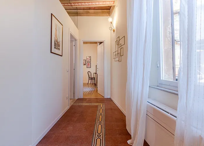 Rose - In Centro Storico Con Balcone Con Vista *